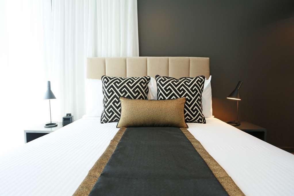 Alex Perry Hotel & Apartments Brisbane Room photo