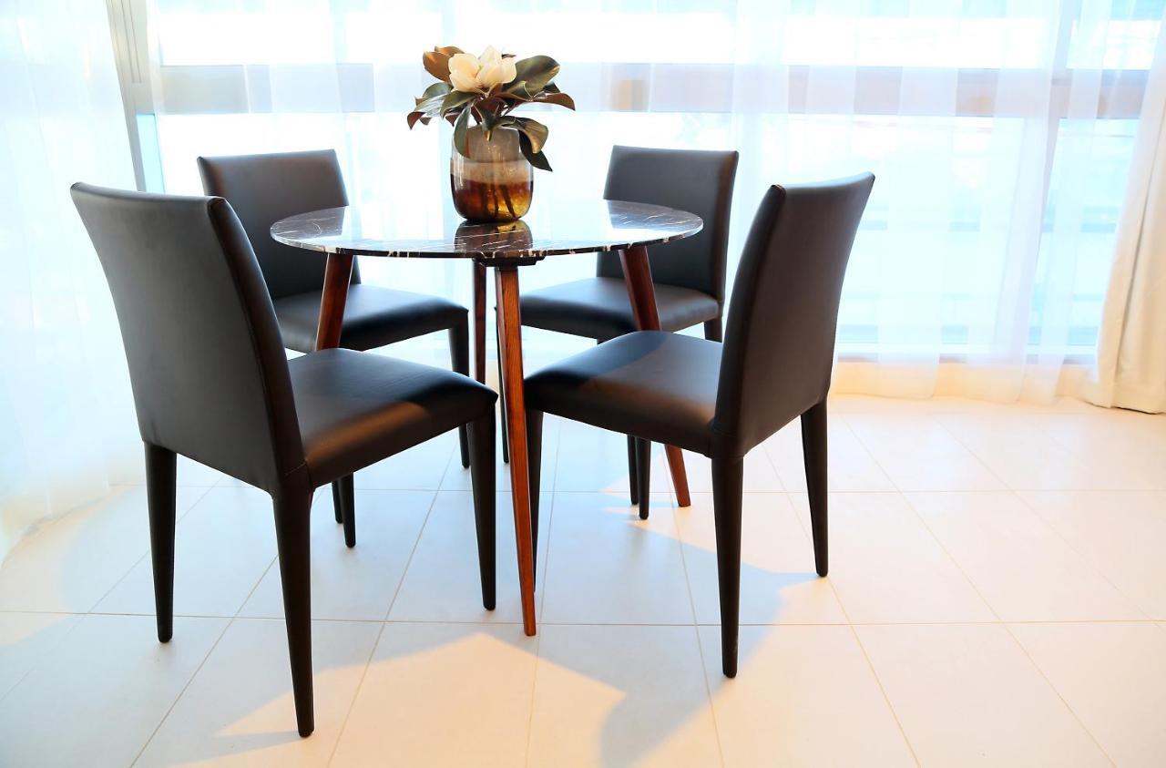 Alex Perry Hotel & Apartments Brisbane Room photo